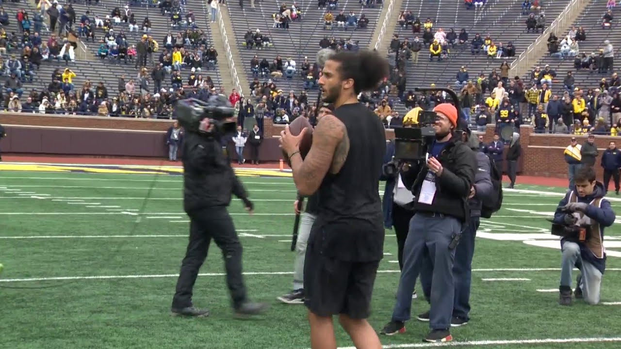 Colin Kaepernick participates in throwing exhibition at Michigan Spring Game